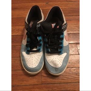 VINTAGE NIKES!!😵 women's size 11💓 so cute!